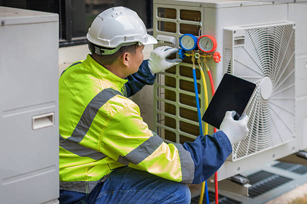 Professional Hvac technician working in Hamlin, TX